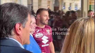 Torino presentata la nuova maglia con Vlasic [upl. by Hgielram]