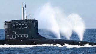 US Massive Submarine Diving Like a Whale in Middle of the Ocean [upl. by Odnomar]