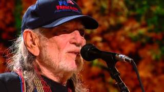 Willie Nelson  Good Hearted Woman Live at Farm Aid 2014 [upl. by Yezdnil]