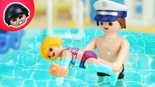 Toni wird Bademeister  Playmobil Polizei Film  KARLCHEN KNACK 161 [upl. by Anitsud]