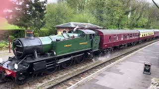 5199 pulls back into Shackerstone station on the Battlefieldline Railway 14424 [upl. by Dougherty]