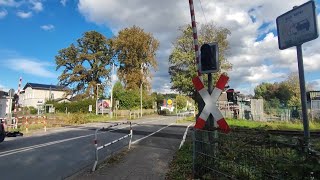 Sprechender Bahnübergang in Arnsberg  Oeventrop sauerland bahnübergang zug train [upl. by Oyam]