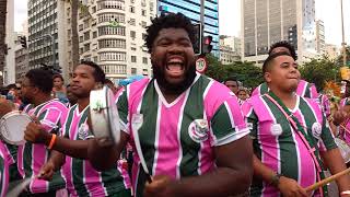 Esquenta da Bateria da Mangueira no Encontro do Samba em Copacabana [upl. by Penrod144]