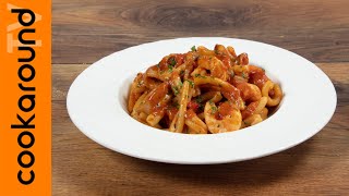 Pasta con calamari e gamberi [upl. by Griffiths487]