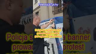 Policja siłą odbiera banner protestującemu pod sądem J Marciniakowi bodnar policja tusk strajk [upl. by Cynth]