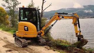 Finanzauto  Miniexcavadora Cat® 303E para Excavaciones Jorge González [upl. by Enirhtac]