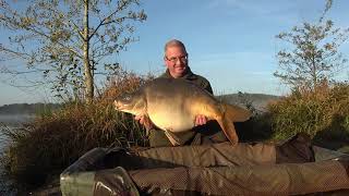 Karpervissen op Etang des Gaulois met Richard Lous  oktober 2023 [upl. by Eikcaj]