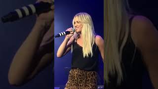 Ashlee Simpson performs Boyfriend in New York City on 1719 [upl. by Ninahs]