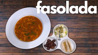 Fasolada  Traditionelle griechische Bohnensuppe  traditional greek bean soup of white beans [upl. by Cookie59]