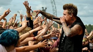 Papa Roach  Last Resort at Reading 2014 [upl. by Sidonie]