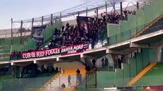 ULTRAS FOGGIA ad Avellino • Foggiani perculano avellinesi [upl. by Kashden89]