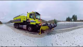 Vidéo 360  embarquez avec un homme en jaune en période hivernale [upl. by Armmat]