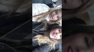 LOLA POGGIO video Musically con su hermana JULII POGGIO [upl. by Bernard]