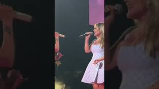 Amaia Montero se presenta en concierto de Karol G [upl. by Louie]