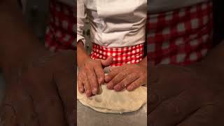 Scopri il segreto del calzone napoletano con Gino Sorbillo [upl. by Nathanael606]