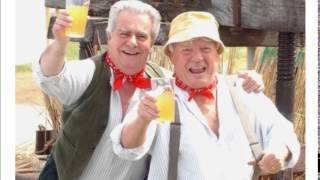 The Wurzels  Drink Up Thy Zider Live [upl. by Adnovoj212]