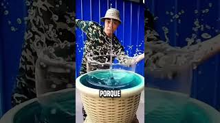 cortar el agua con un cuchillo😲 shortsvideo [upl. by Otreblaug]