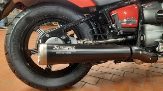 BMW R18 Akrapovic [upl. by Eedna]