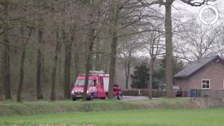 Bewoners op tijd naar buiten bij brand in woonboerderij Scherpenzeel poes gered door brandweer [upl. by Candyce926]