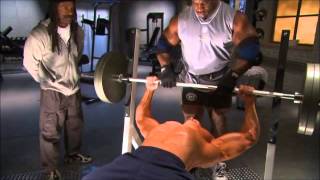 Difference between bodybuilding and powerlifting bench press style [upl. by Adall]