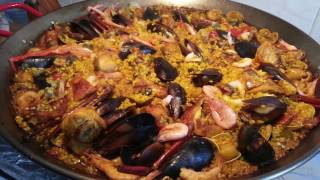 Paella Mixta de Pollo  Paella y Arroces [upl. by Ilojna890]