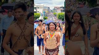 Estudiante de la nacionalidad Kichwa durante el desfile por los 65 años de Pastaza [upl. by Simone]