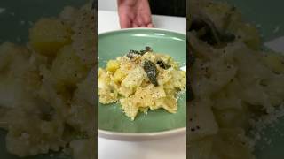 Farfalle rigate con verza patate e taleggio pasta [upl. by Walczak487]