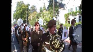 Muziekkorpsen  Defile Airborne Wandeltocht Oosterbeek 2011 [upl. by Haleemaj]