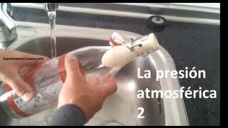 El globo que se introduce solo en la botella  La presión atmosférica 2 Experimentos Caseros [upl. by Aynatahs136]