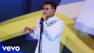 Silvestre Dangond  Sigo Siendo el Papá En Vivo [upl. by Adorne]