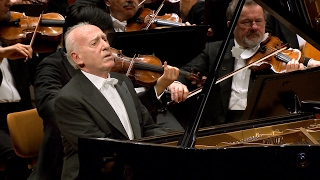 Johannes Brahms  Piano Concerto No 1 in D minor Op 15  Maurizio Pollini [upl. by Barta]