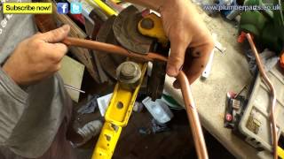 HOW TO BEND A CROSSOVER  COPPER PIPE  Plumbing Tips [upl. by Herc]