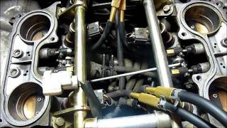 Synchronising the starter valves on 6thgeneration VFR800 [upl. by Aierb]