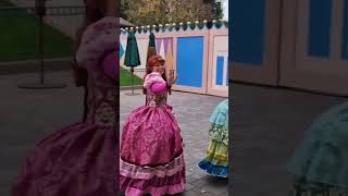 Disneyland Paris La famille Tremainedisneyfans disney disneylandparis dlp halloween vilain [upl. by Nuahsar]