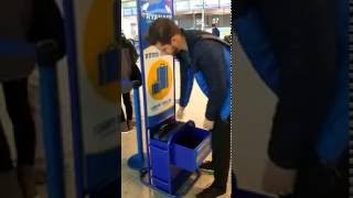 Cabin Max Turin Ryanair hand luggage gauge test [upl. by Rivalee865]