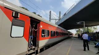 Muzaffarpur  SMVB Express Train No15228 [upl. by Namilus360]