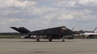 2005 Andrews AFB Airshow  F117 flyby [upl. by Alfonzo]