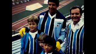 1983  Final Toyota Cup  Grêmio x Hamburgo  Delegação Gremista aguarda o jogo no Estádio em Tóquio [upl. by Cahilly]