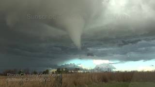 Tornado touches down in Beardstown IL  1212018 [upl. by Hemetaf]