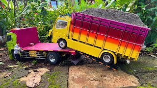 Sedang Muat Berat Malah Minta Di Towing  sopir miniatur truk oleng dan truk hino engkel [upl. by Avram715]