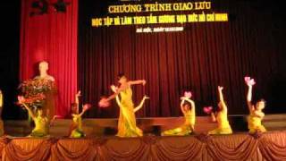 múa Từ Làng Sen  SV Khoa Luật 2010flv [upl. by Ban]