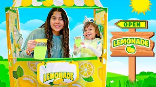 SARAH e ELOAH fingem brincar de VENDEDORA DE LIMONADA  Funny Story for Kids [upl. by Dolan]