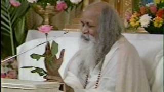 Maharishi explains to children what Transcendental Meditation is [upl. by Smalley]