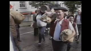 RTE NEWS  IRISH TERRORIST BOMB FAILS TO DAMPEN SPIRITS AT 1989 APPRENTICE BOYS PARADE DERRY IRELAND [upl. by Filbert526]