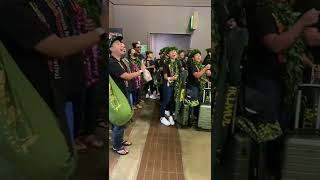 Halau Ka Lei Mokihana O Leina’ala arrival after winning all 4 categories at Merrie Monarch 2022 [upl. by Pinsky]