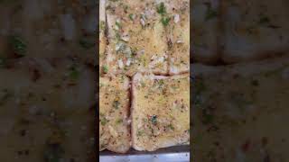 Cheesy Garlic Bread foodshorts homemade garlic fastfood minivlog zaibavlog’s [upl. by Hanson71]