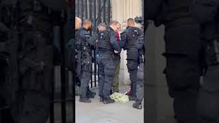 A man has been arrested in Westminster after someone carrying knives outside Parliament london [upl. by Aititil746]