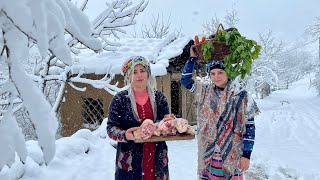 Snowy Day amp Cooking Lamb Muscle and Neck Stew Cutting Firewood with Chainsaw [upl. by Elsie]