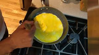 Cooking Perfect Scrambled Eggs in Ceramic [upl. by Erlond147]