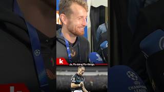 Hradecky scherzt mit Reportern “Flo doing Flothings” shorts [upl. by Aissej]